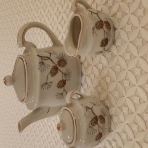 Vintage Miniature tea set. Coffee pot, sugar, creamer. 6 cups & saucers,6 plates